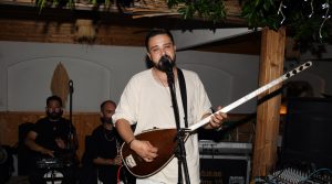 SANATÇI UĞUR KARATEKİN SUN SET LARADA HAYRANLARIYL BULUŞTU