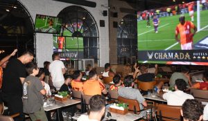 Cafe Pikte Let Ekranda  Maç Keyfi