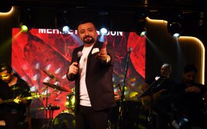 CAZİBE LARADA MEHMET YENİGÜN RÜZGARI!