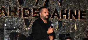 VAHİDE  SAHNEDE ERKAM AYDAR FARKI!