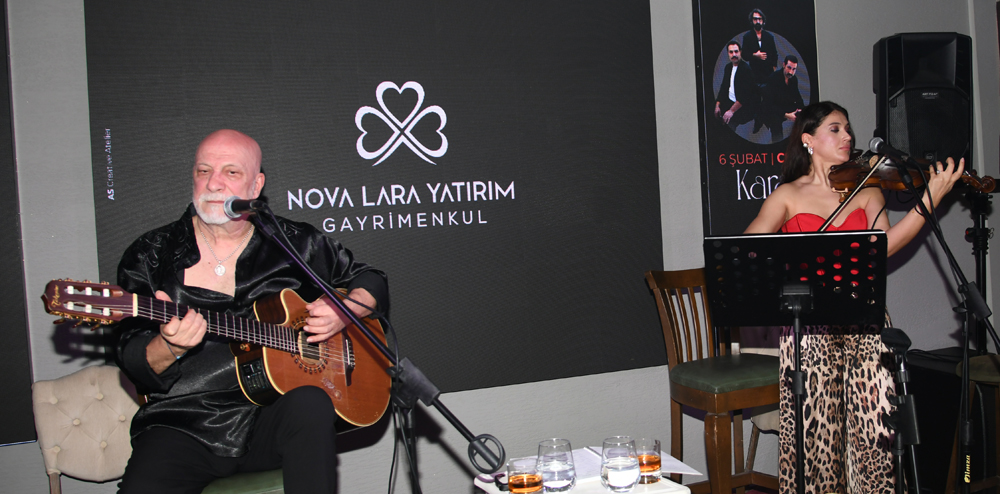  Bülent Özdemir &Pelin Yılmaz Çatı Akustikte Hayranlarıyla Buluştu!