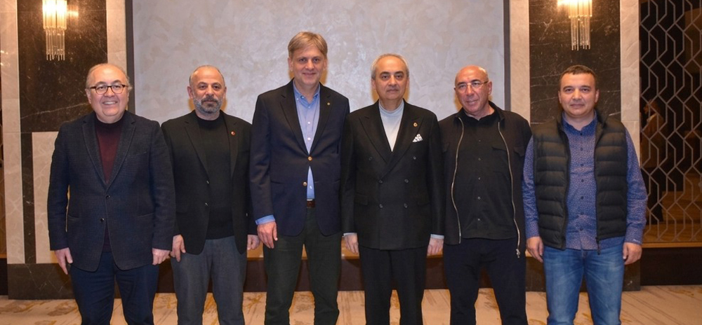 Antalya’nın Güçlü İsimleri İftarda Buluştu: Ertuğrul Kahraman’dan Görkemli Davet!