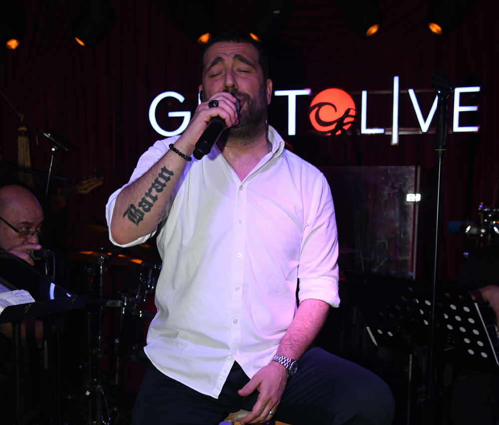 GUSTO LİVEDE ÜMİT YAŞAR RÜZGâRI!